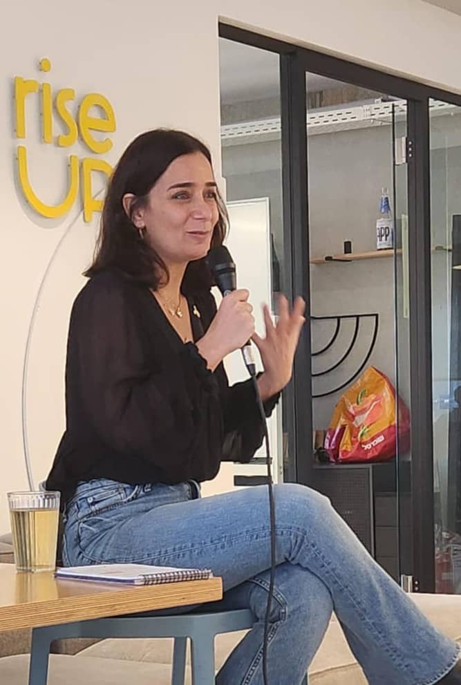 אלה מור